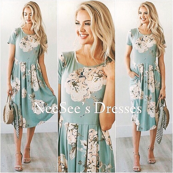 Reborn J Dresses & Skirts - NWT Reborn J 🌸Floral Maxi Dress🌸 w/ Pockets
